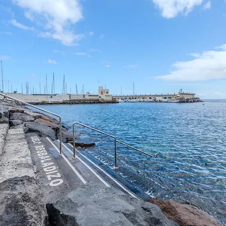 Obsidian Ocean Blue דירה